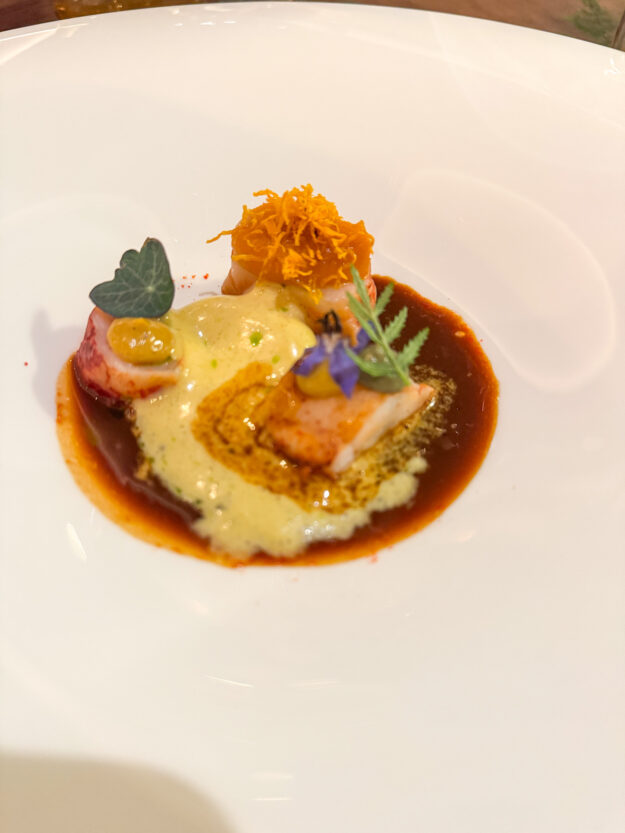 Ein Wochenende im Alter Meierhof an der Flensburger Förde: neue Hof-Therme, herzlicher Service und 2-Sterne-Kulinarik im Restaurant Meierei.