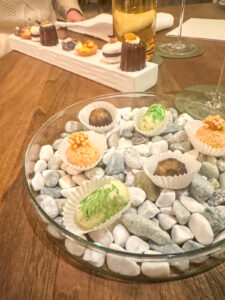 Ein Wochenende im Alter Meierhof an der Flensburger F&ouml;rde: neue Hof-Therme, herzlicher Service und 2-Sterne-Kulinarik im Restaurant Meierei.