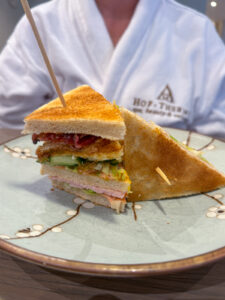 Ein Wochenende im Alter Meierhof an der Flensburger F&ouml;rde: neue Hof-Therme, herzlicher Service und 2-Sterne-Kulinarik im Restaurant Meierei.