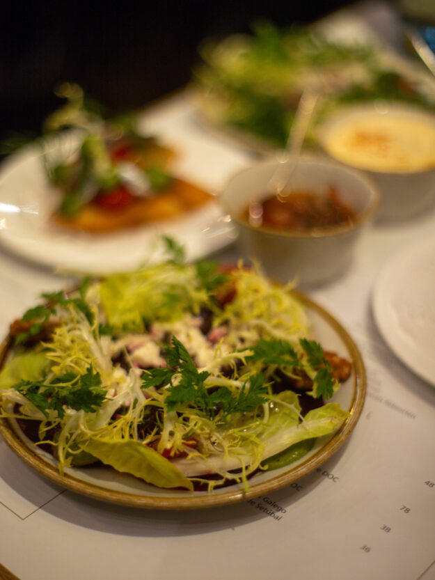Ein Wochenende im Alter Meierhof an der Flensburger Förde: neue Hof-Therme, herzlicher Service und 2-Sterne-Kulinarik im Restaurant Meierei.