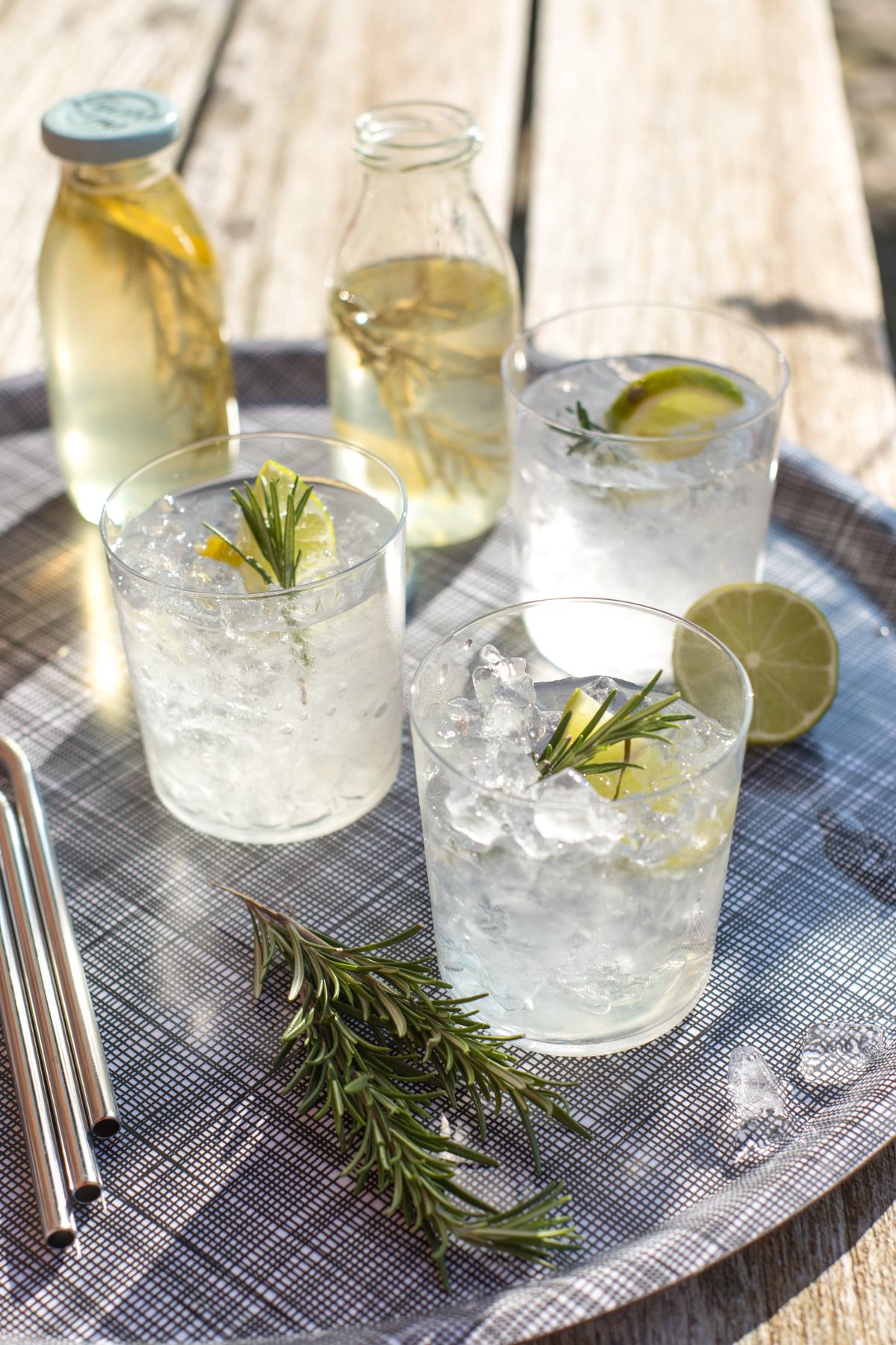 Aromatischer Rosmarin-Sirup mit Limette – einfach selbst gemacht und perfekt für Drinks, Limonade oder Desserts.