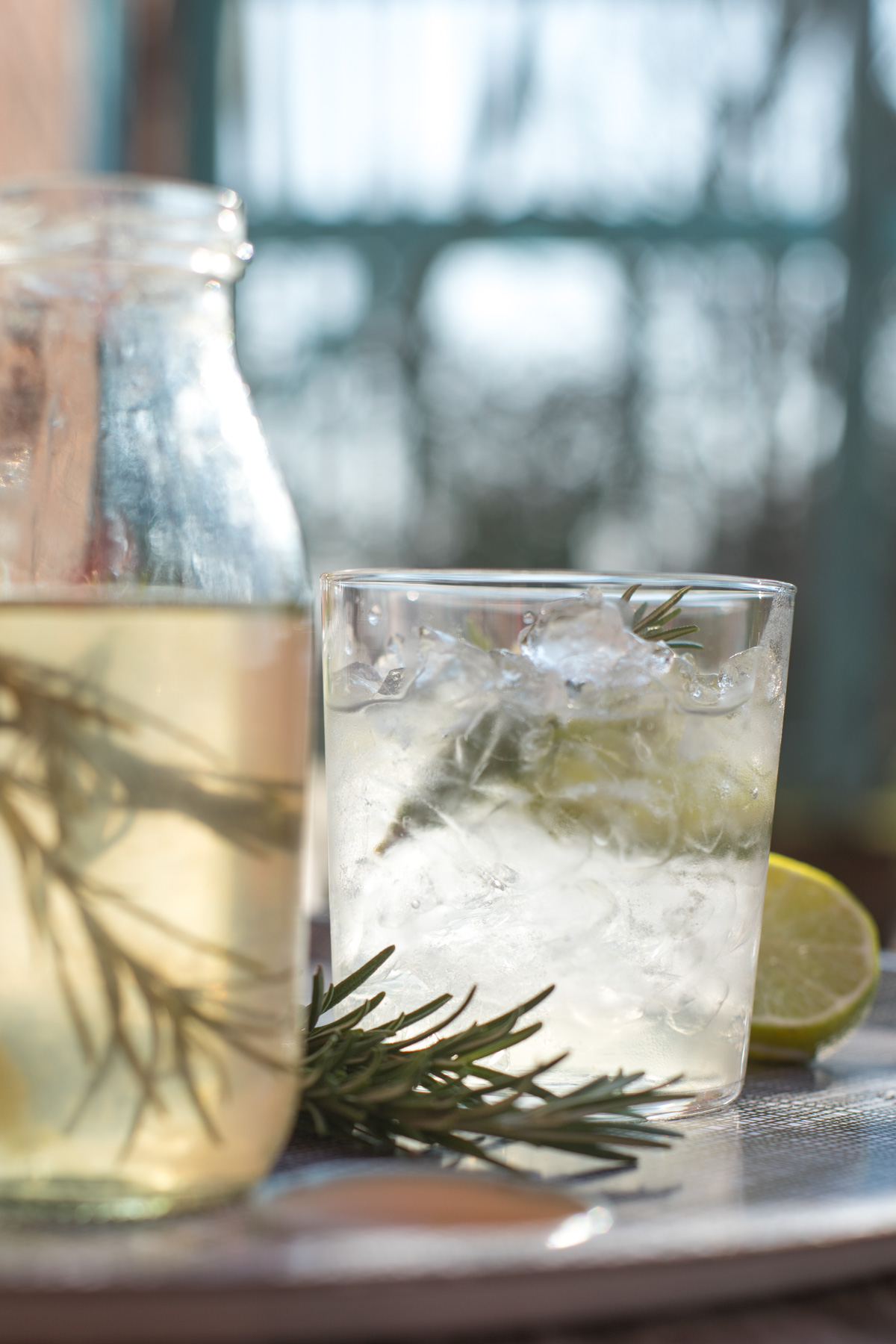 Aromatischer Rosmarin-Sirup mit Limette – einfach selbst gemacht und perfekt für Drinks, Limonade oder Desserts.